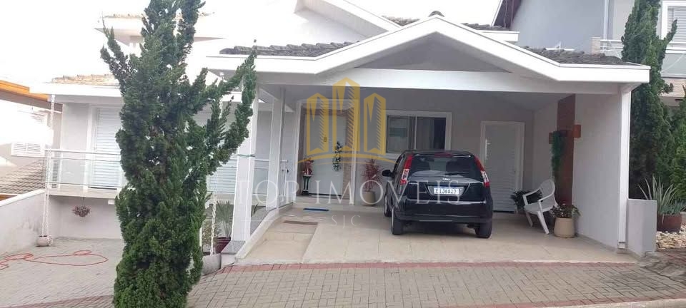 Casa à Venda no Residencial Mantiqueira 152 m² Piscina 3 Dormitórios Condomínio de Alto Padrão