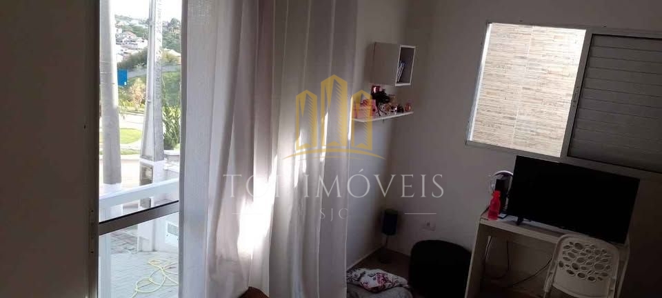 Casa à Venda no Residencial Mantiqueira 152 m² Piscina 3 Dormitórios Condomínio de Alto Padrão