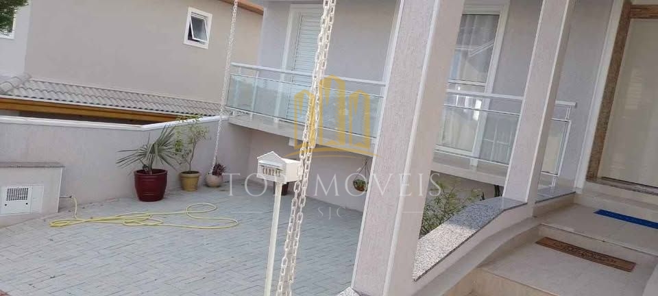 Casa à Venda no Residencial Mantiqueira 152 m² Piscina 3 Dormitórios Condomínio de Alto Padrão