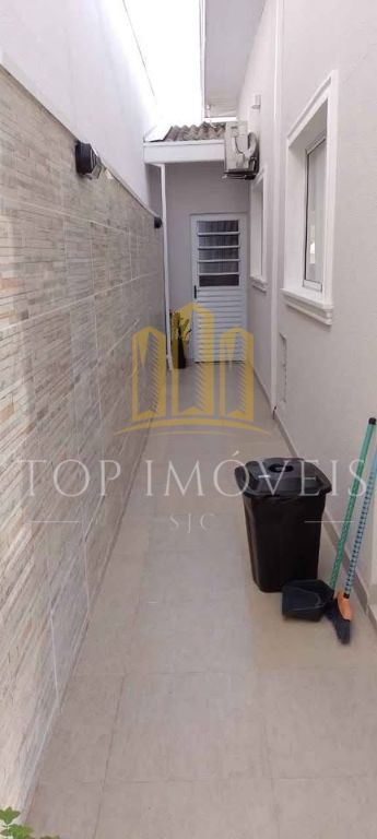 Casa à Venda no Residencial Mantiqueira 152 m² Piscina 3 Dormitórios Condomínio de Alto Padrão