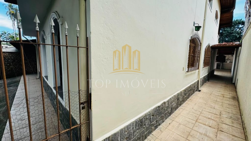 Casa à Venda no Jardim Esplanada 3 quartos e edícula - com acesso exclusivo para a área verde