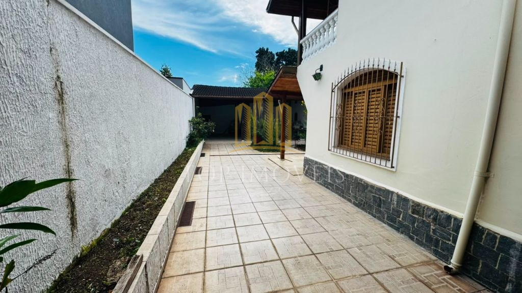 Casa à Venda no Jardim Esplanada 3 quartos e edícula - com acesso exclusivo para a área verde