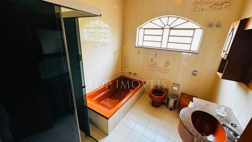 Casa à Venda no Jardim Esplanada 3 quartos e edícula - com acesso exclusivo para a área verde