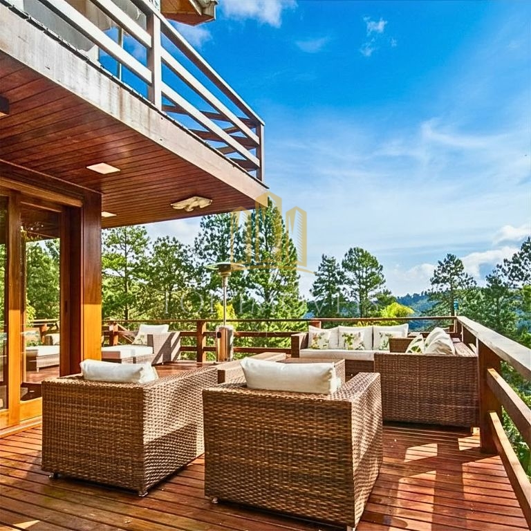 Casa Alto Padrão à Venda em Campos do Jordão Exclusividade, Sofisticação e Vista para as Montanhas , porteira fechada
