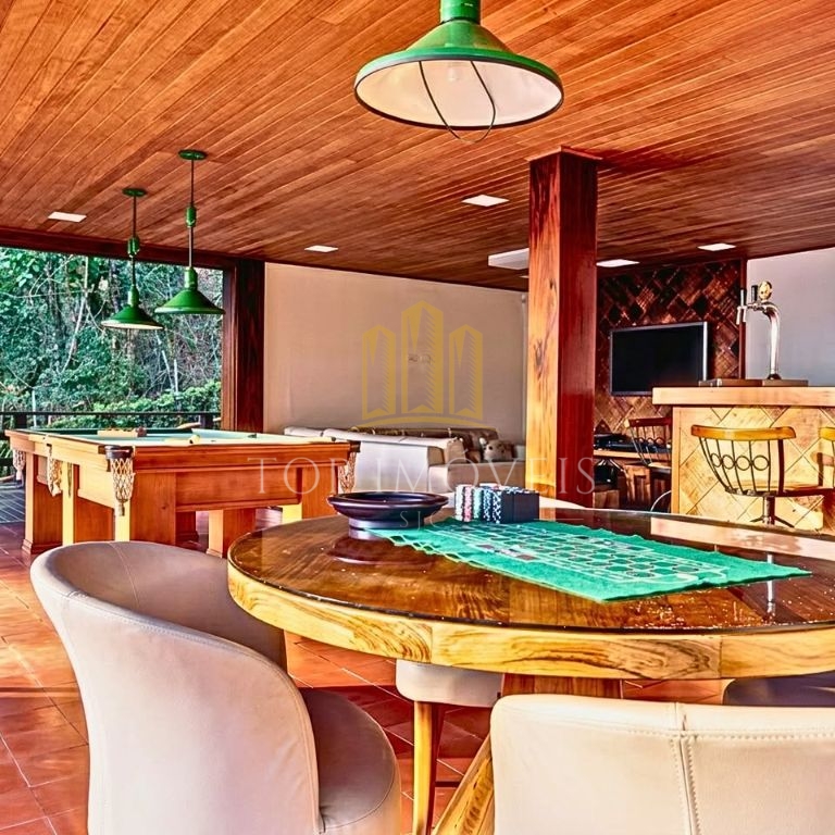 Casa Alto Padrão à Venda em Campos do Jordão Exclusividade, Sofisticação e Vista para as Montanhas , porteira fechada