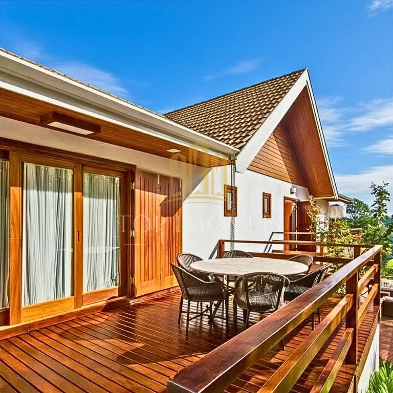 Casa Alto Padrão à Venda em Campos do Jordão Exclusividade, Sofisticação e Vista para as Montanhas , porteira fechada