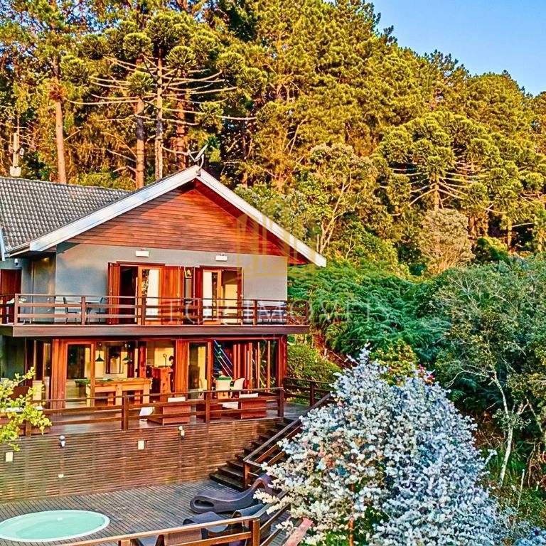 Casa Alto Padrão à Venda em Campos do Jordão Exclusividade, Sofisticação e Vista para as Montanhas , porteira fechada