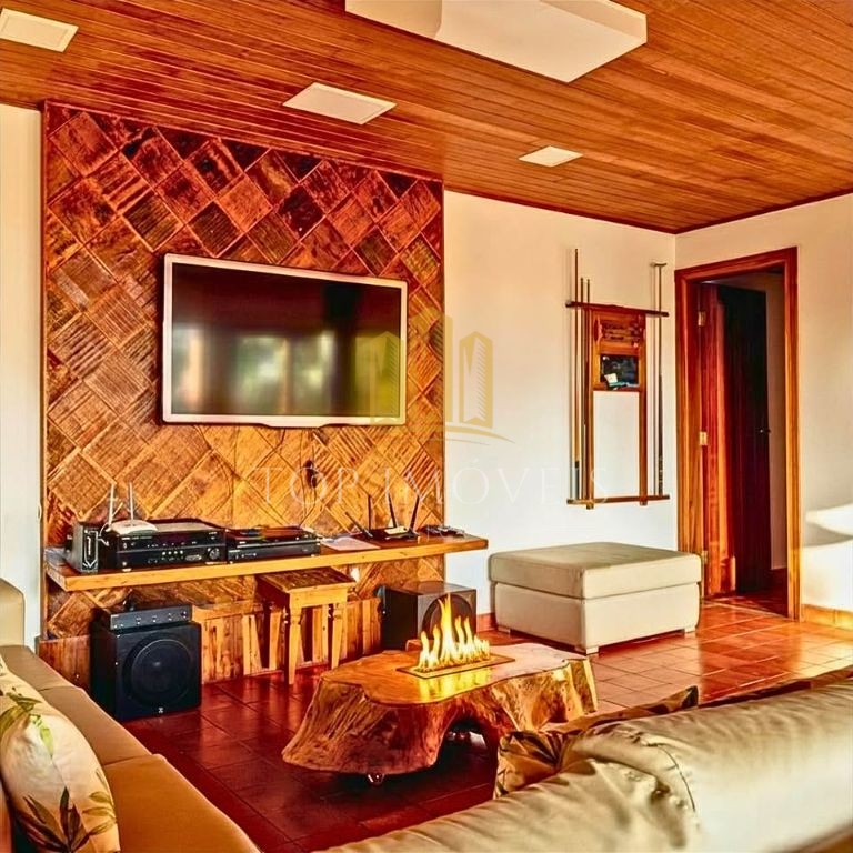 Casa Alto Padrão à Venda em Campos do Jordão Exclusividade, Sofisticação e Vista para as Montanhas , porteira fechada