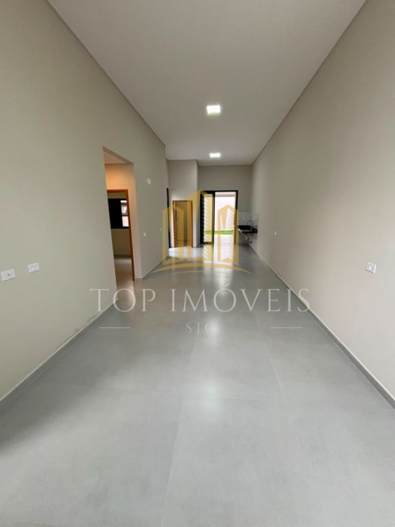 Casa Com 3 Dormitórios dos Pássaros com Pé Direito Duplo, Área Gourmet e Quintal Gramado.