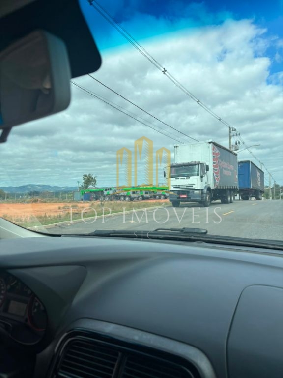 Terreno Comercial/Logístico de 1.000m² na Beira da Dutra 47 Câmeras de Segurança e Vista Panorâmica