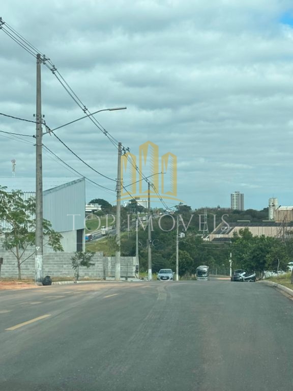 Terreno Comercial/Logístico de 1.000m² na Beira da Dutra 47 Câmeras de Segurança e Vista Panorâmica