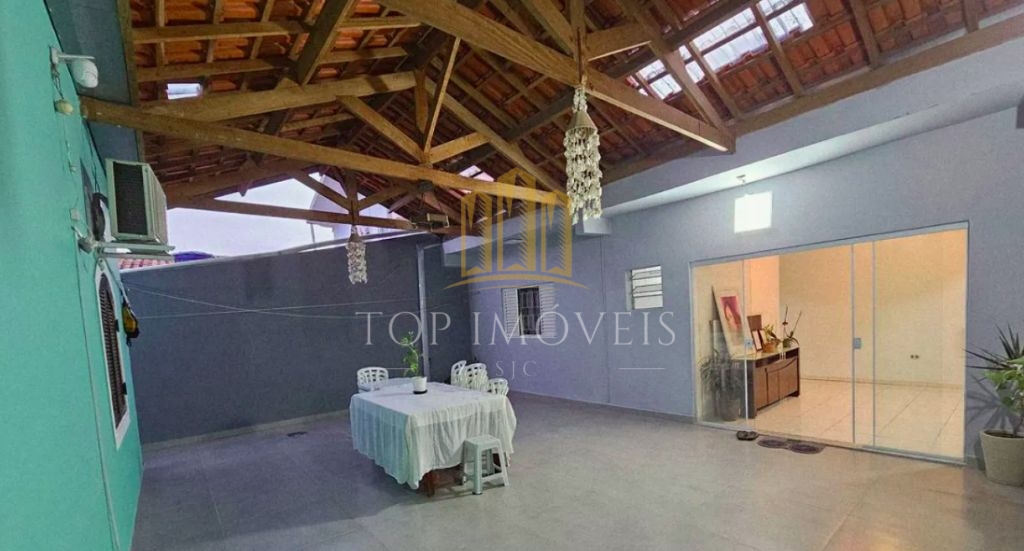 Casa térrea no Jardim Portugal, São José dos Campos - Próxima ao SESI.