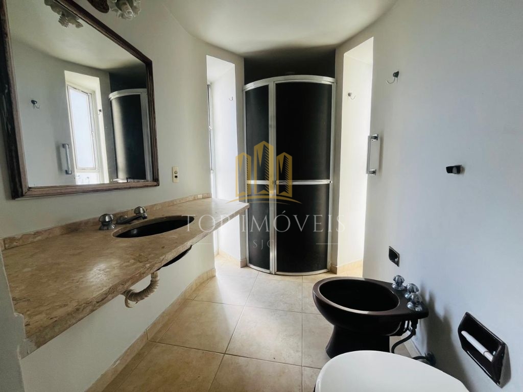 Apartamento com 4 Quartos para LOCAÇÃO, 228m² - Centro