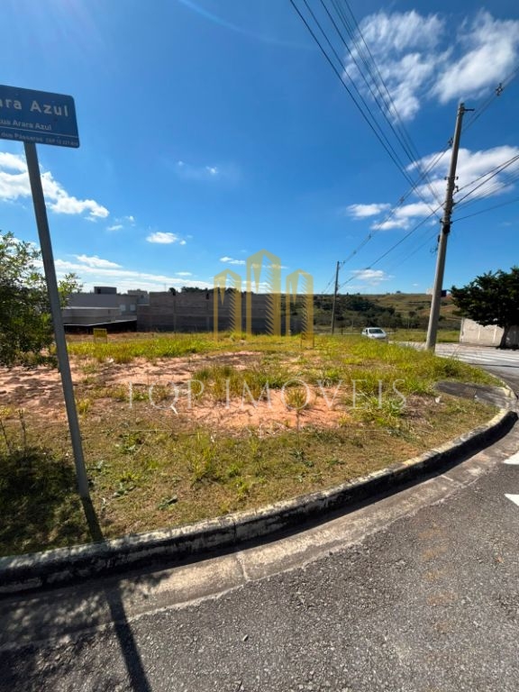 Lote Misto de Esquina: 247m² na Avenida Comercial Principal do Portal dos Pássaros