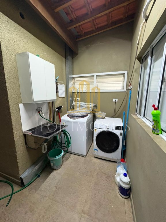 Casa à Venda no Bosque dos Eucaliptos 3 Dormitórios, Suíte com Hidro e 2 Vagas