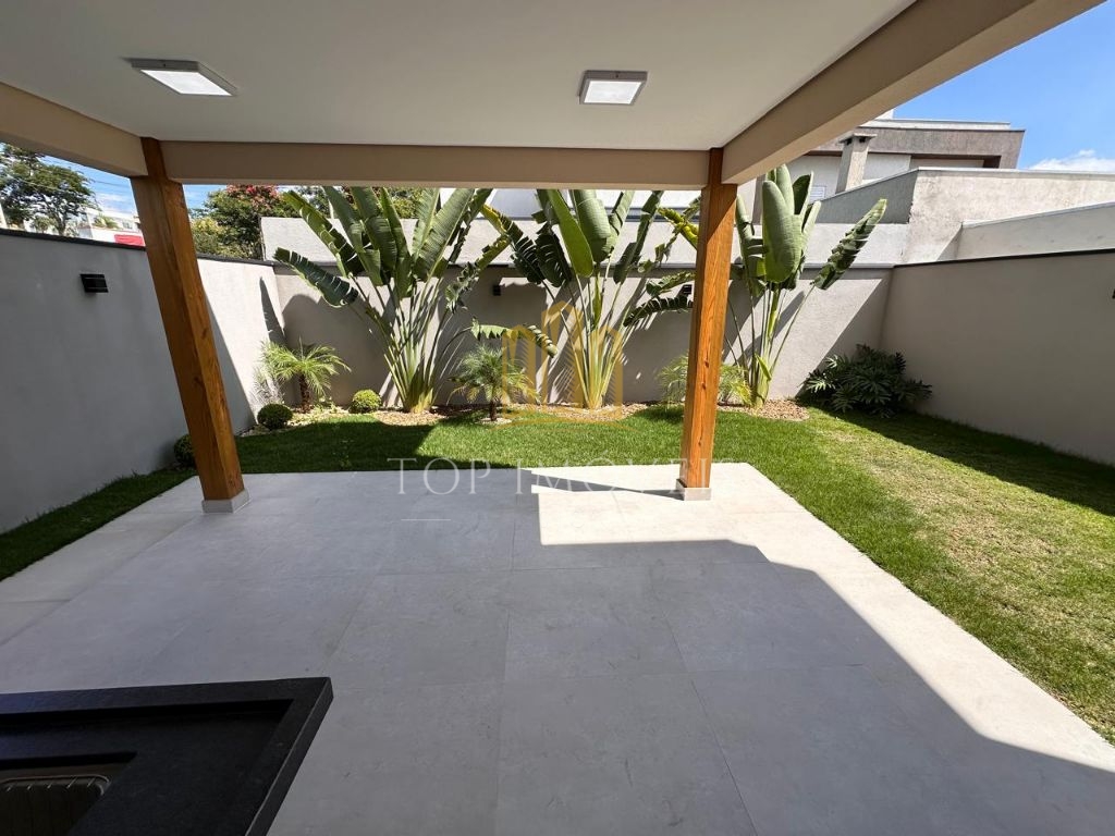 Casa de Alto Padrão em Woodframe Condomínio Fogaça