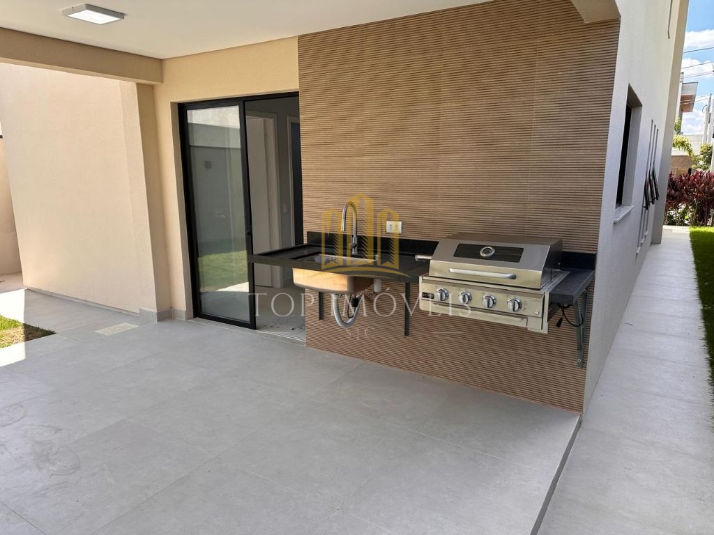 Casa de Alto Padrão em Woodframe Condomínio Fogaça