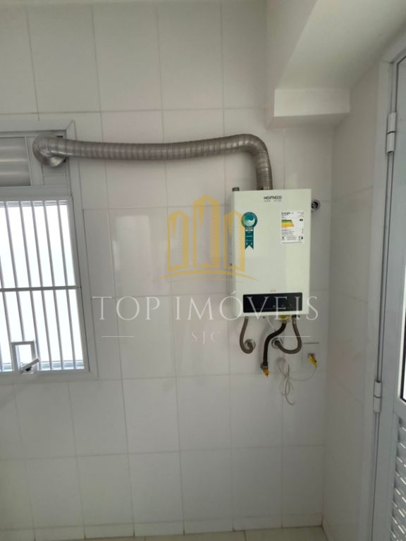 Apartamento Espaçoso 3 Dormitórios com Suíte, Sacada Privativa e Varanda Gourmet com Churrasqueira a Carvão