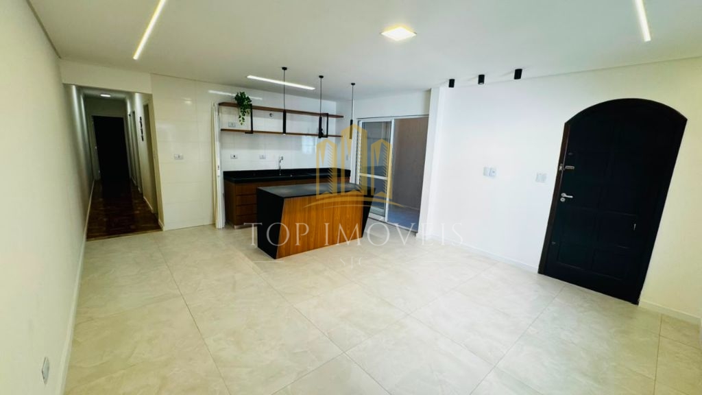 Casa térrea reformada com 3 dormitórios e área gourmet