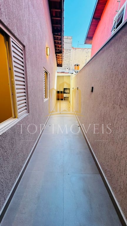 Casa térrea reformada com 3 dormitórios e área gourmet