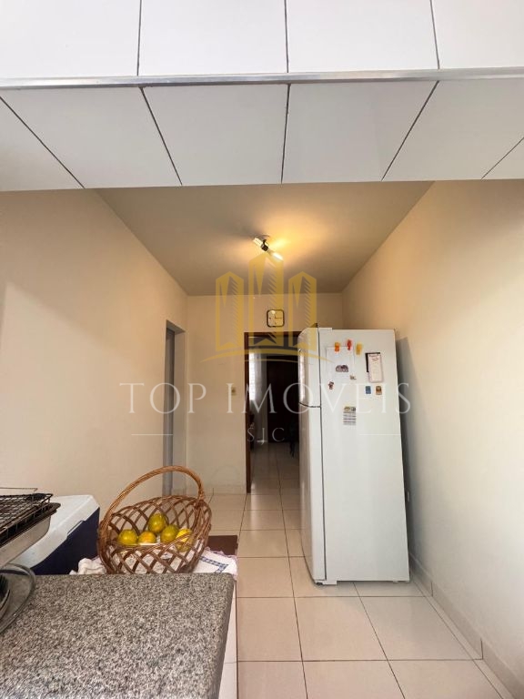 Casa térrea à venda no Centro de São José dos Campos
