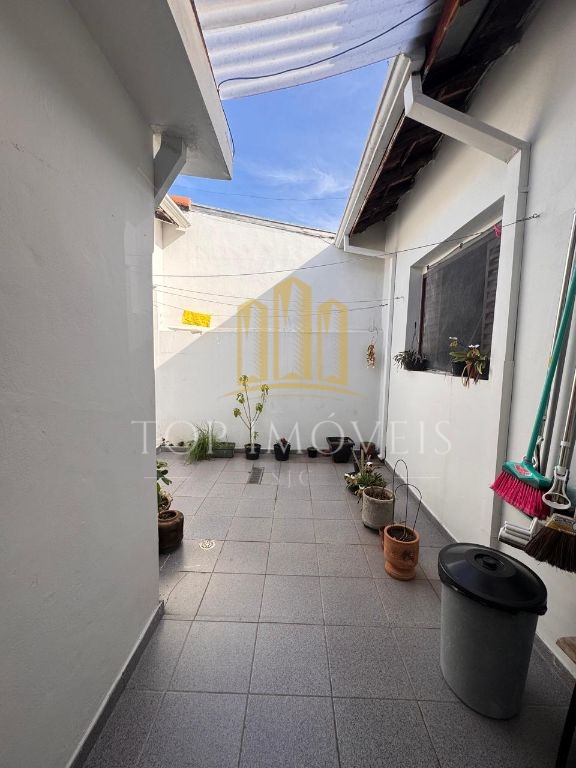 Casa térrea à venda no Centro de São José dos Campos