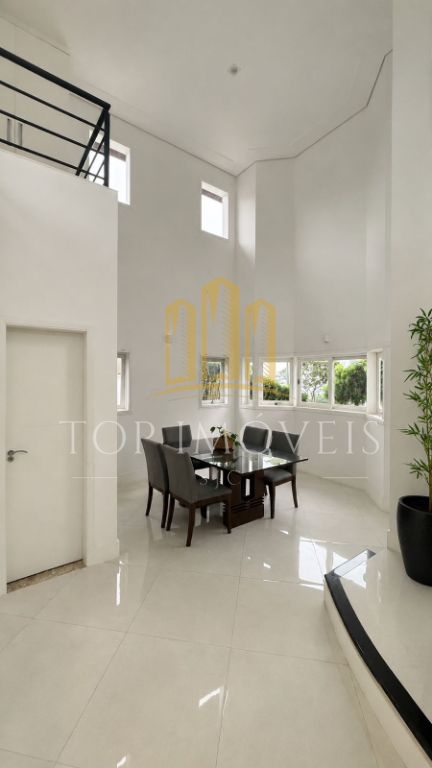 Residência de alto padrão no Mirante do Vale 358 m² construídos em terreno de 1.000 m²