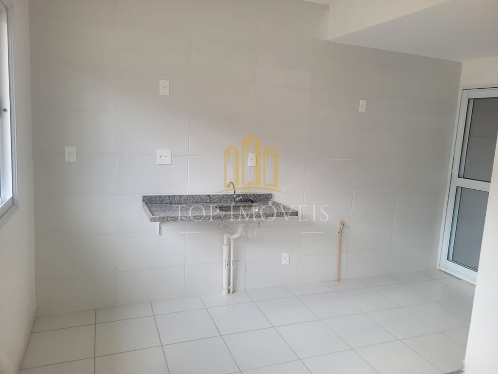 Sobrado em Condomínio Fechado no Bosque das Cerejeiras Eugênio de Melo-57m²