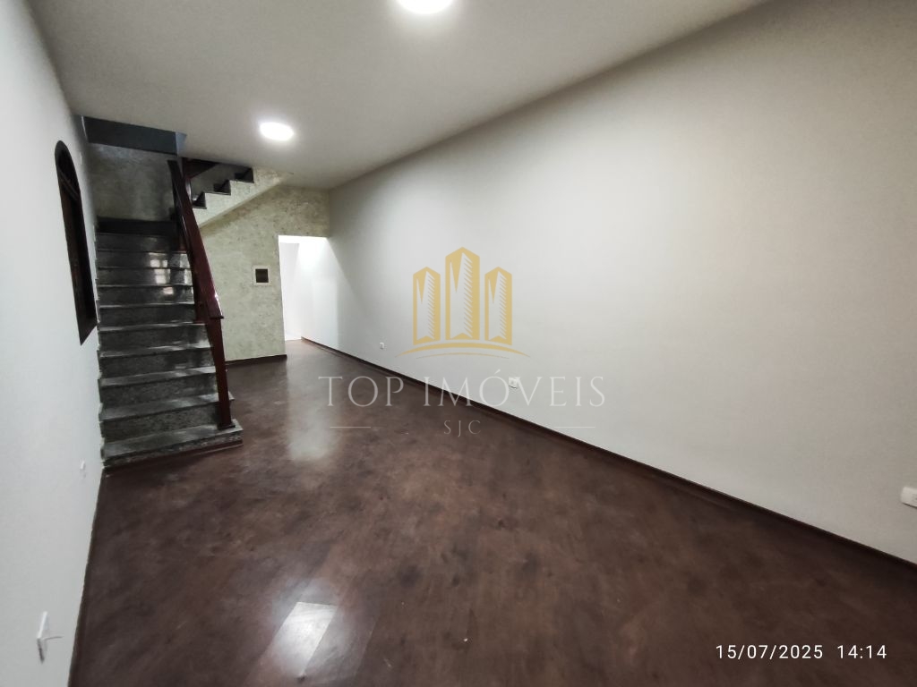 Sobrado 3 pavimentos de 260m² - Residencial União