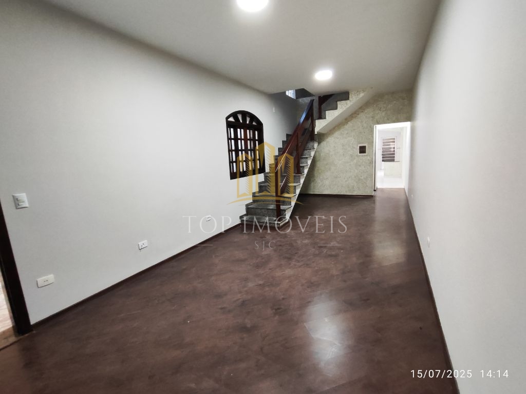 Sobrado 3 pavimentos de 260m² - Residencial União