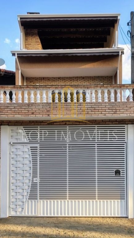 Sobrado 3 pavimentos de 260m² - Residencial União