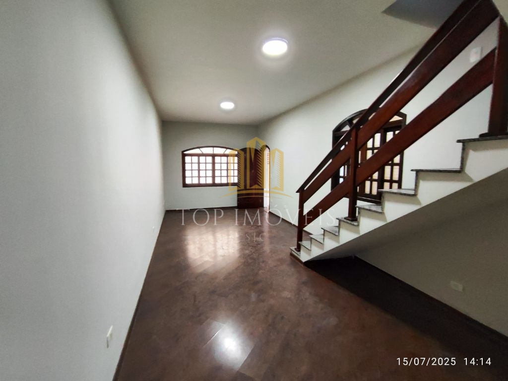 Sobrado 3 pavimentos de 260m² - Residencial União