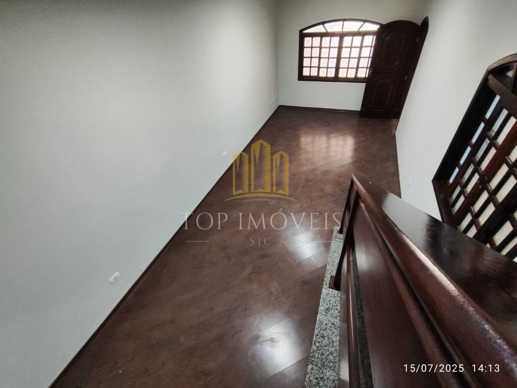 Sobrado 3 pavimentos de 260m² - Residencial União