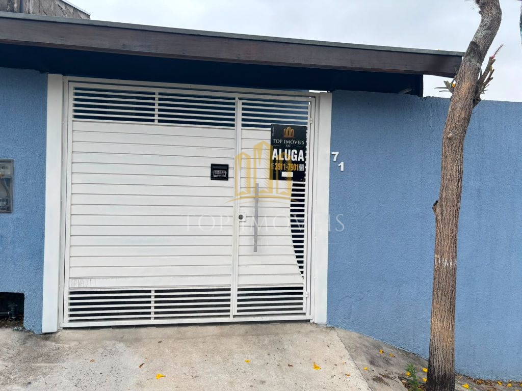 Casa Grande Com Piscina Para Locação no Santa Rosa