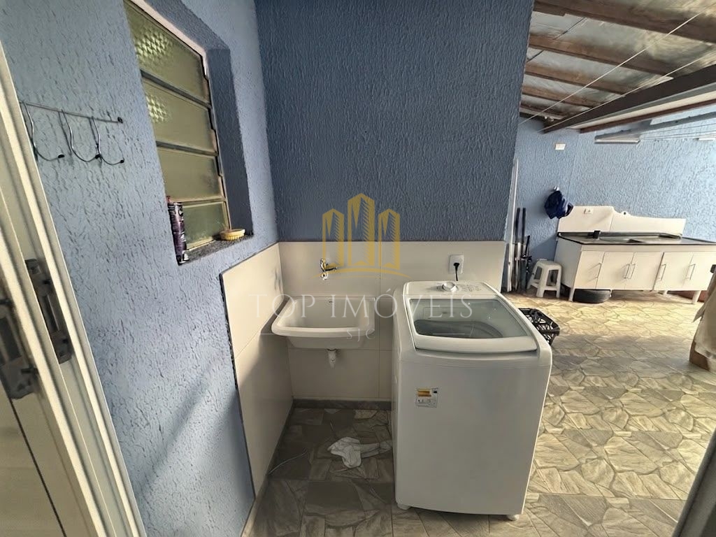Casa Grande Com Piscina Para Locação no Santa Rosa