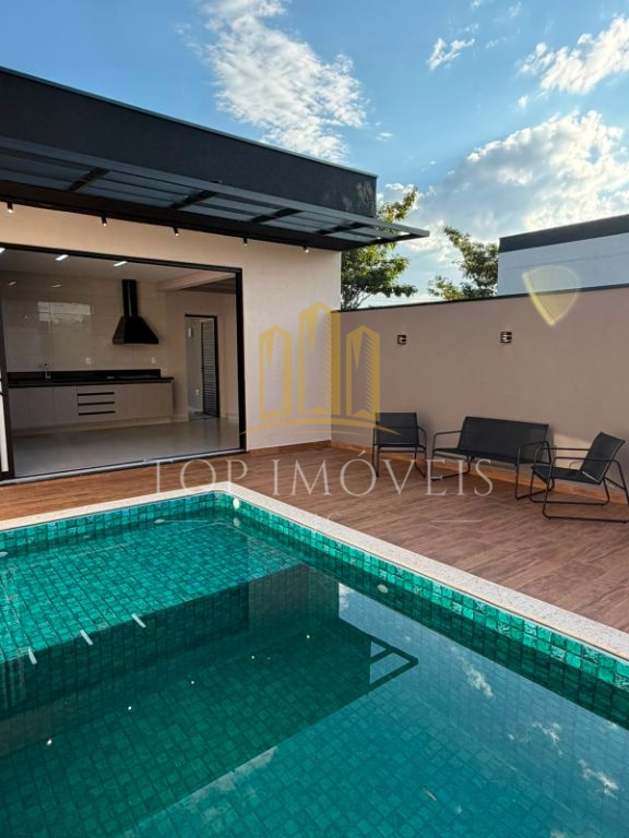 Casa de 3 quartos sendo 1 suíte com closet - Piscina - Terras do Vale