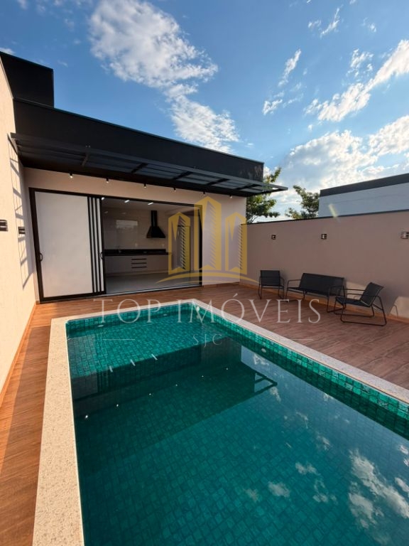 Casa de 3 quartos sendo 1 suíte com closet - Piscina - Terras do Vale