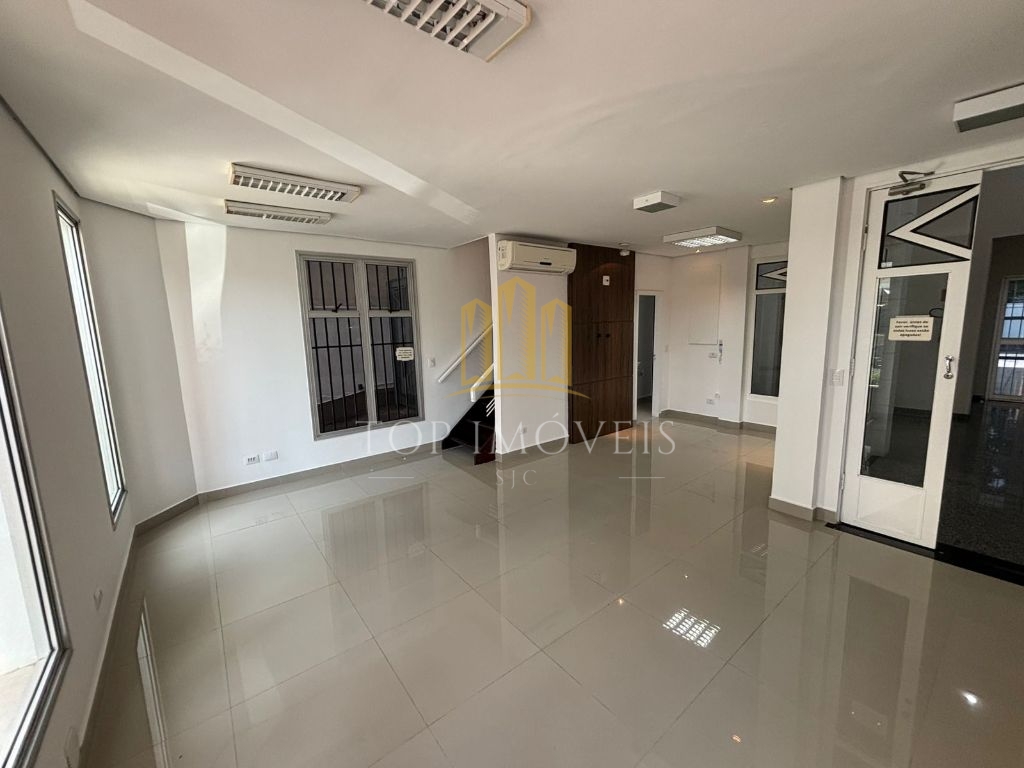 Sala Comercial de 83 metros Quadrados no Vila Ema SJC