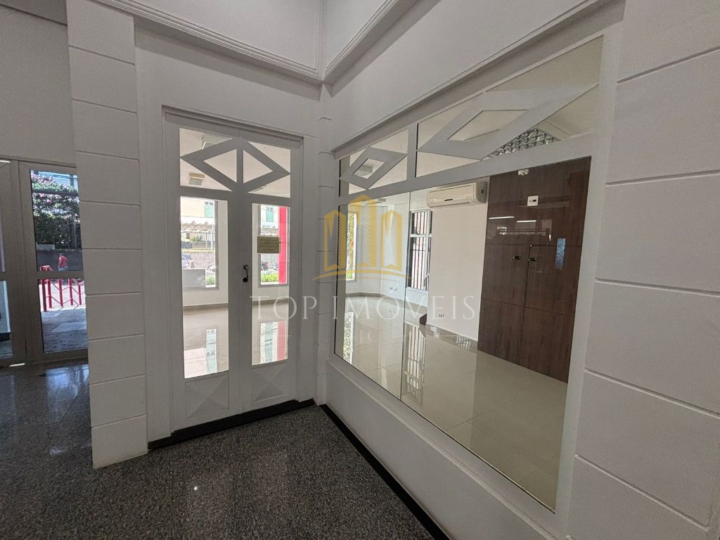 Sala Comercial de 83 metros Quadrados no Vila Ema SJC