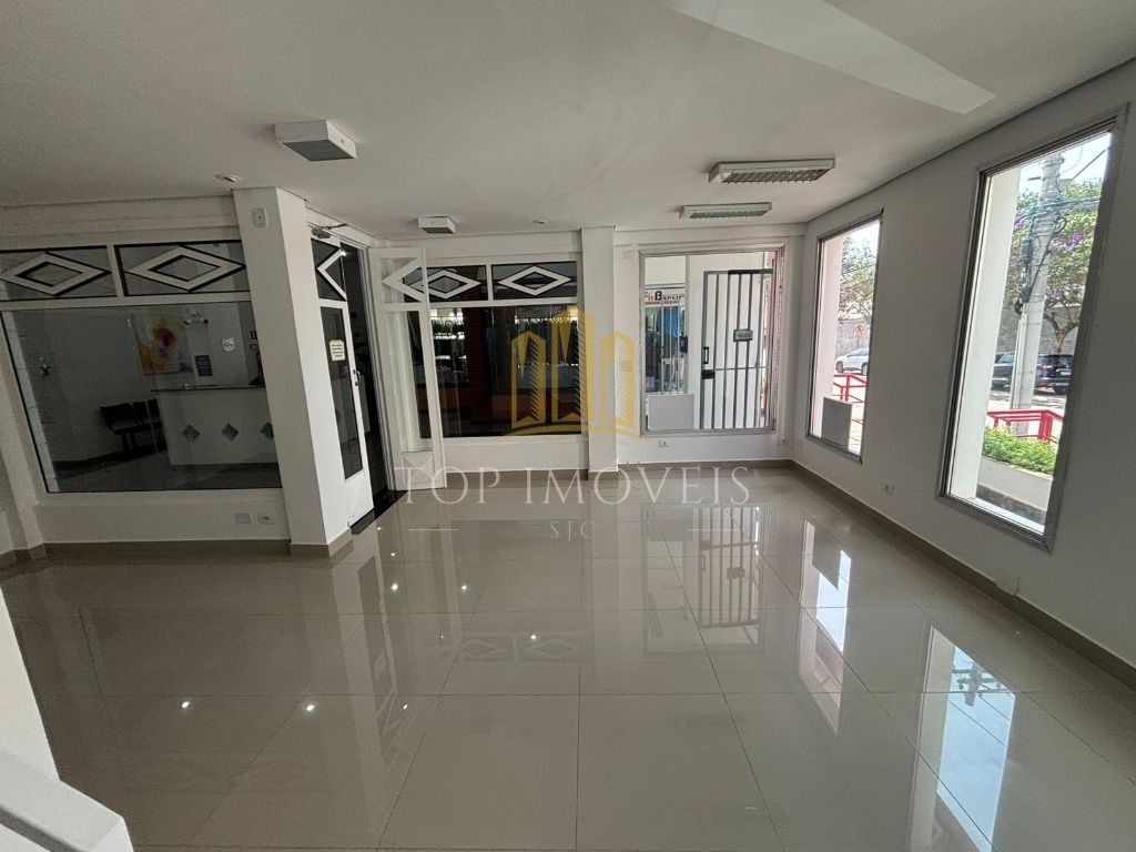 Sala Comercial de 83 metros Quadrados no Vila Ema SJC