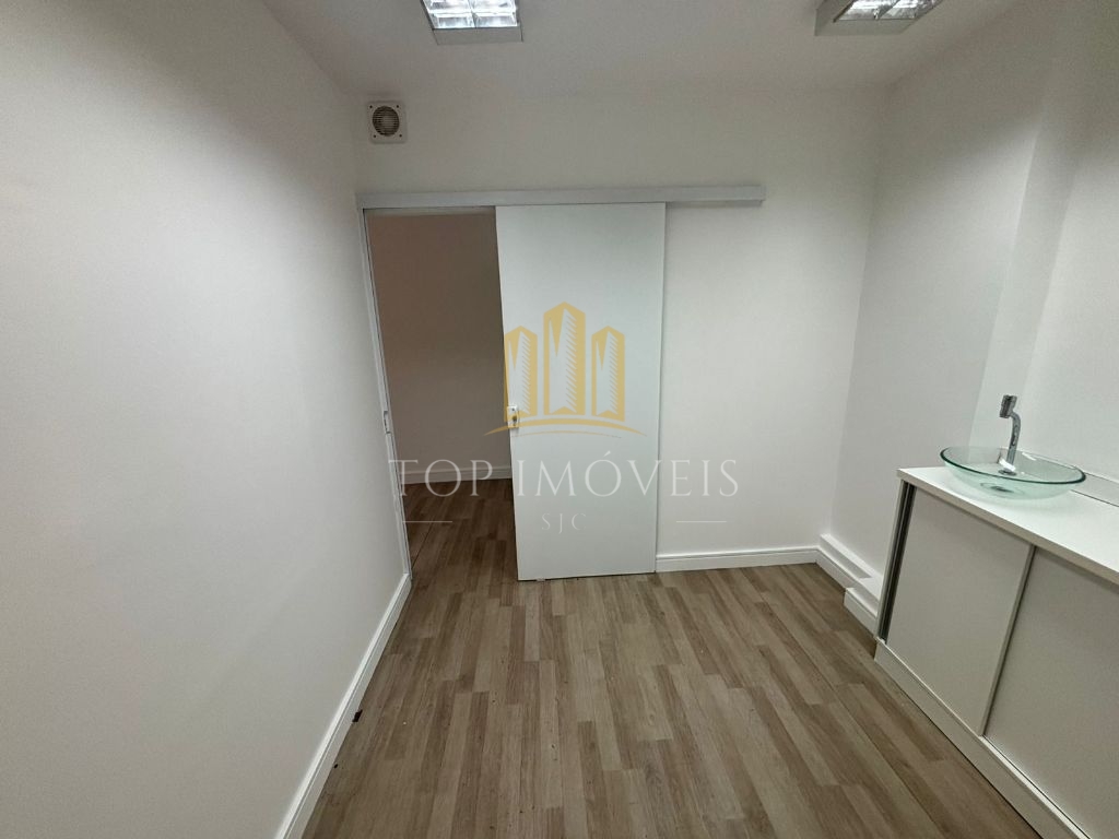 Sala Comercial de 83 metros Quadrados no Vila Ema SJC