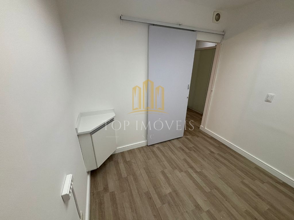 Sala Comercial de 83 metros Quadrados no Vila Ema SJC