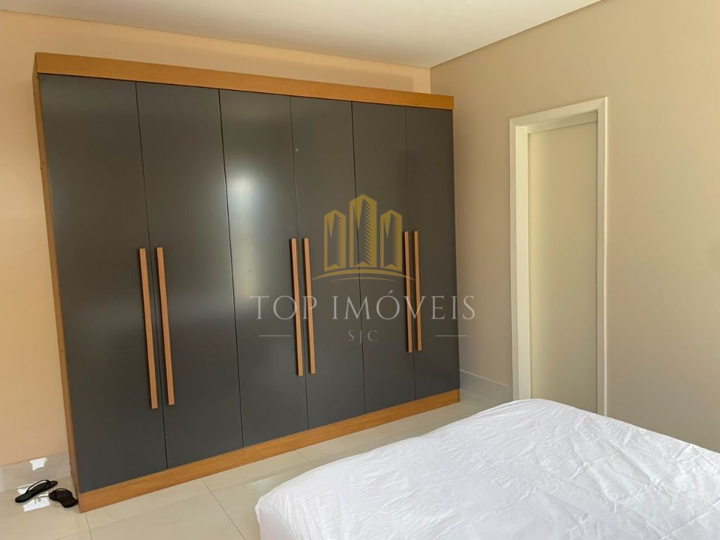 Oportunidade Mobiliada - 300m² com piscina e área gourmet - Terras do Vale - Caçapava