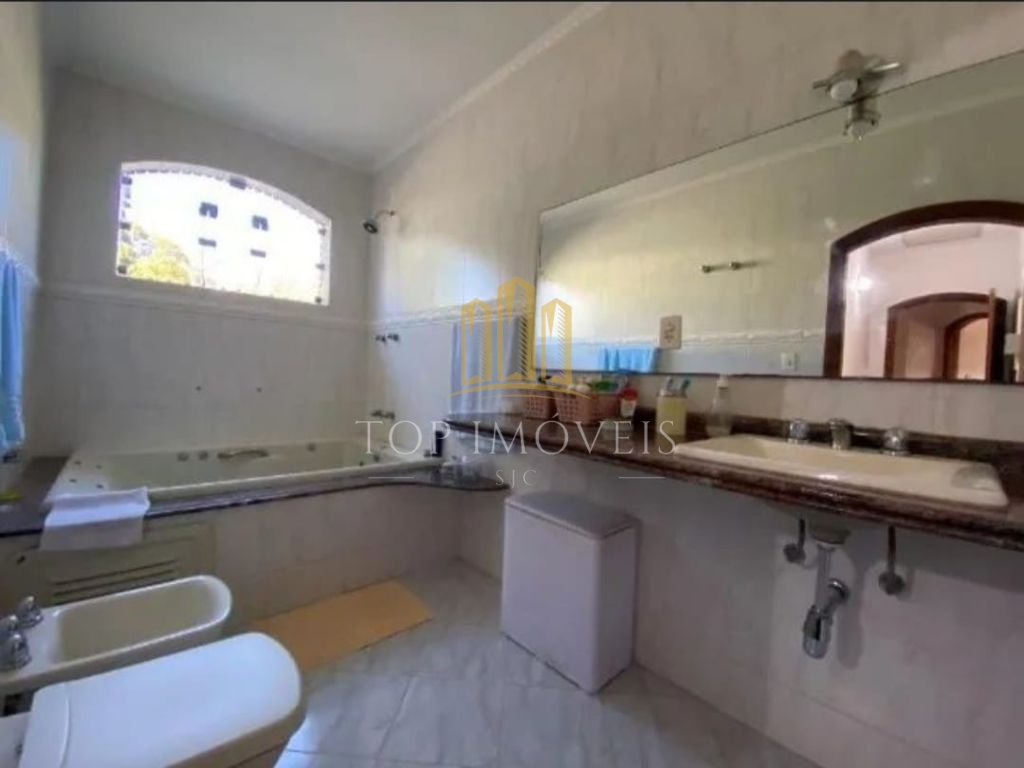 Casa de 300m² de construção e terreno de 600m² no Esplanada