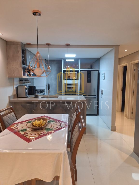 Apartamento de 65 m² no condomínio Tons do Parque, localizado no Parque Industrial, em frente à Praça Natal. Porteira fechada