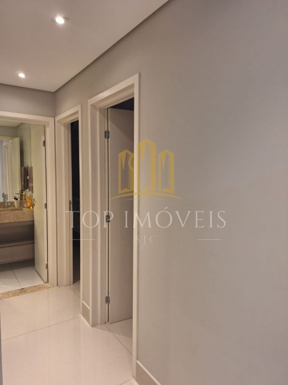Apartamento de 65 m² no condomínio Tons do Parque, localizado no Parque Industrial, em frente à Praça Natal. Porteira fechada