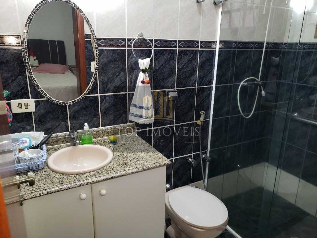 Sobrado à venda, 213 m² - Conjunto Residencial Esplanada do Sol - São José dos Campos/SP