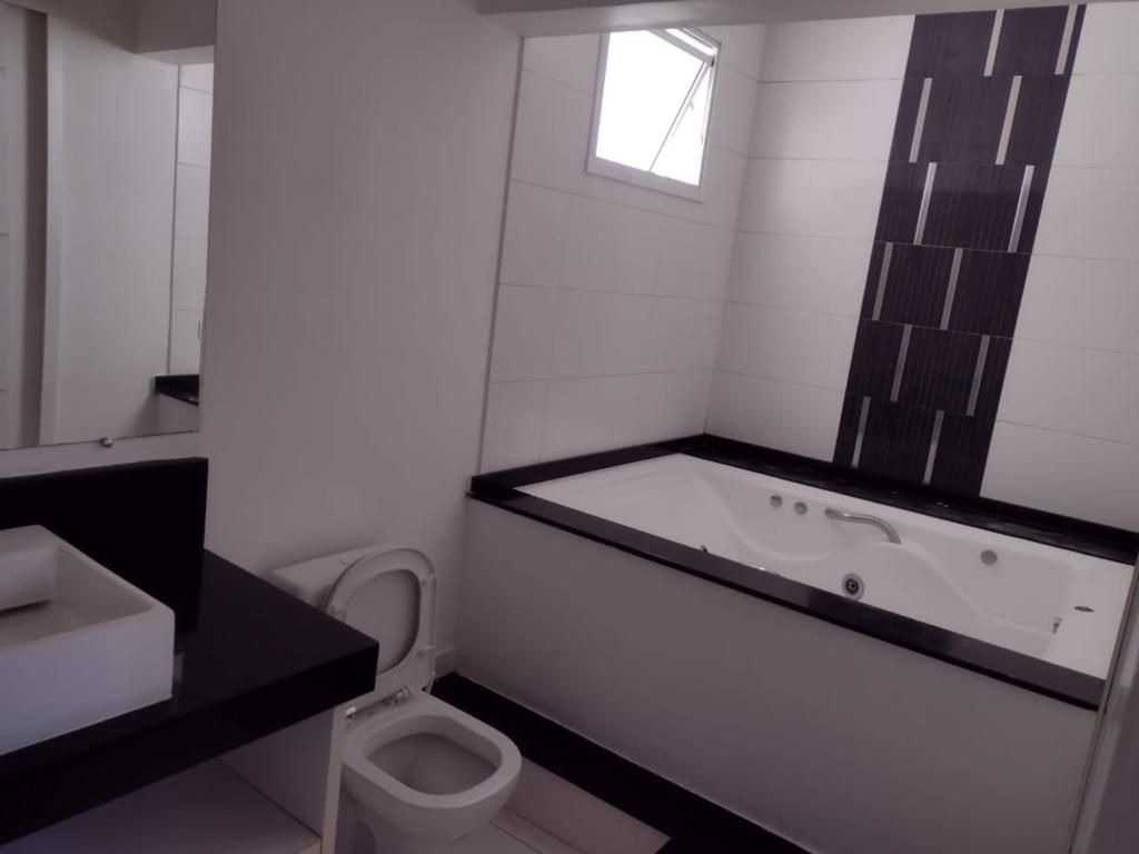 Sobrado residencial e comercial, com sistema de câmeras e alarme disponível para Venda e Locação, Zona Sul