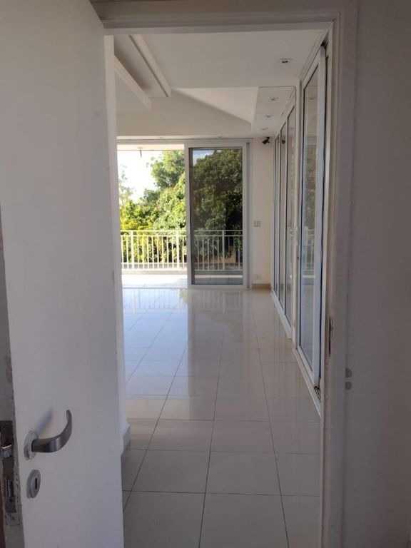 Sobrado residencial e comercial, com sistema de câmeras e alarme disponível para Venda e Locação, Zona Sul