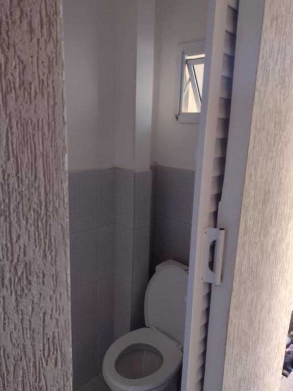 Sobrado residencial e comercial, com sistema de câmeras e alarme disponível para Venda e Locação, Zona Sul